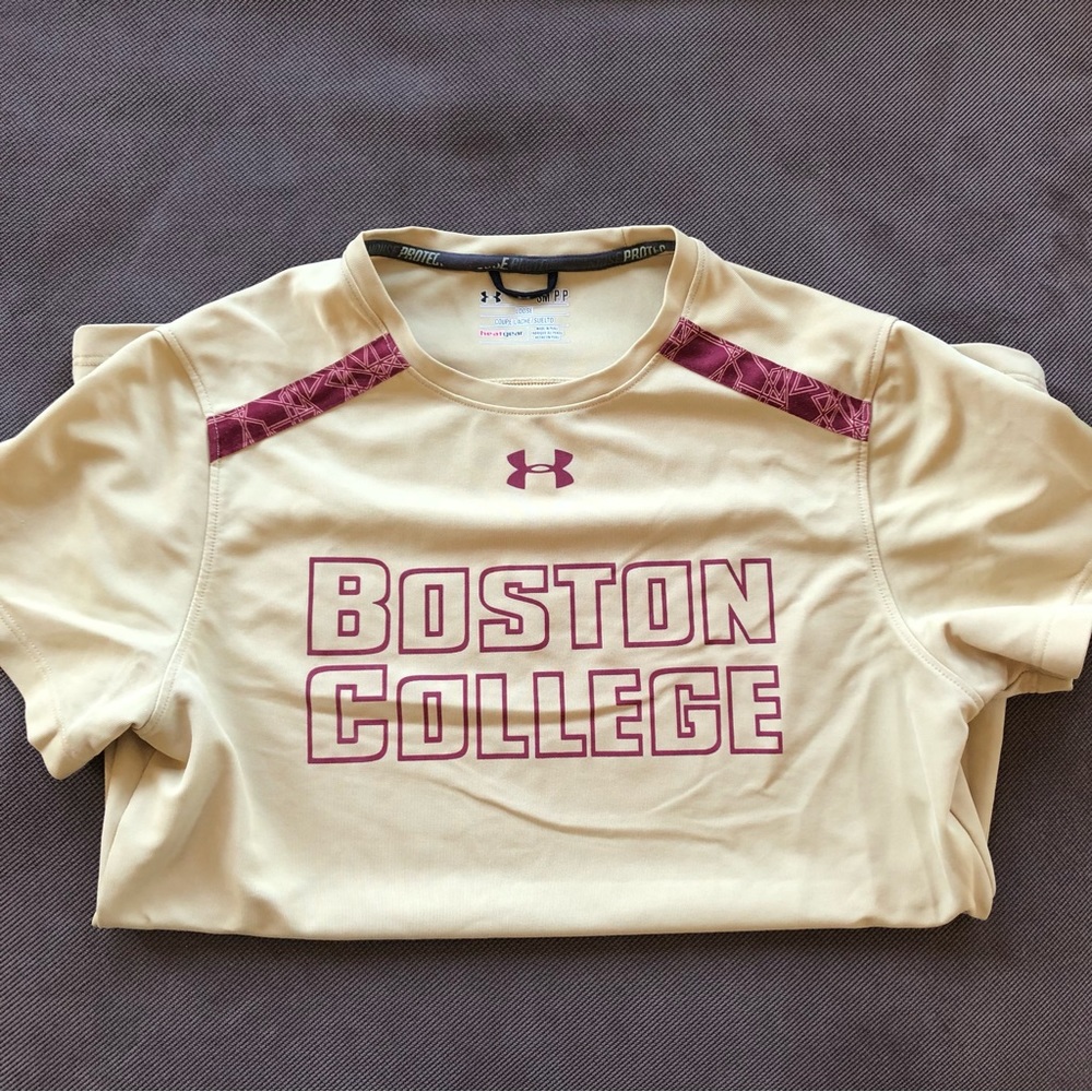 Under Armour Boston College heat gear workout tee shirt